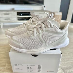 NEW Lululemon Blissfeel Run 2 Sneakers Size 7